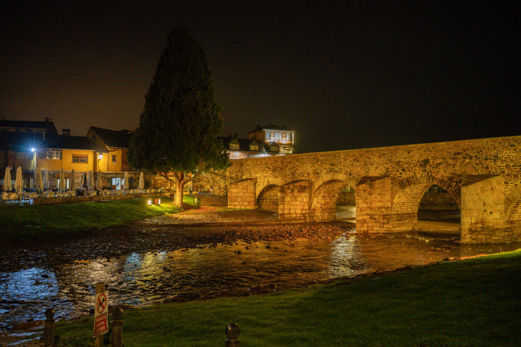 Iluminación arquitectural del Puente Romano de Molinaseca – León