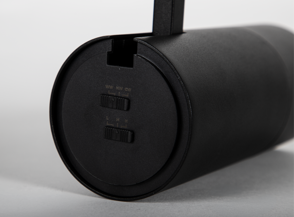 prilux-chio-tech-detalle-switch-negro